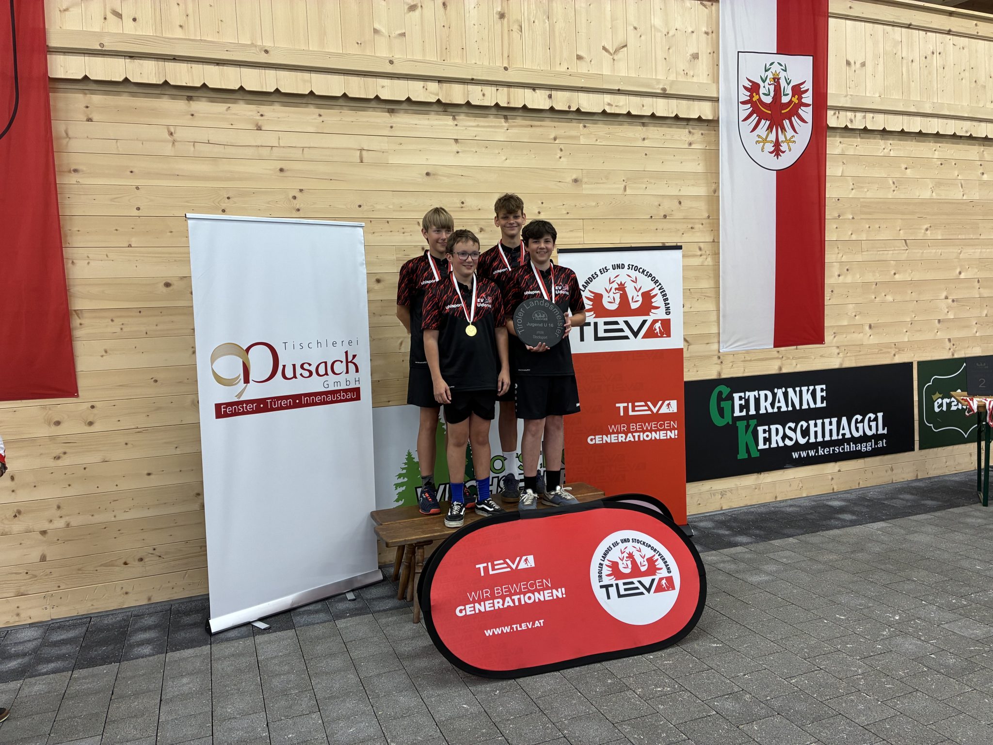 EV Uderns siegt bei der LM Jugend U16 klar.